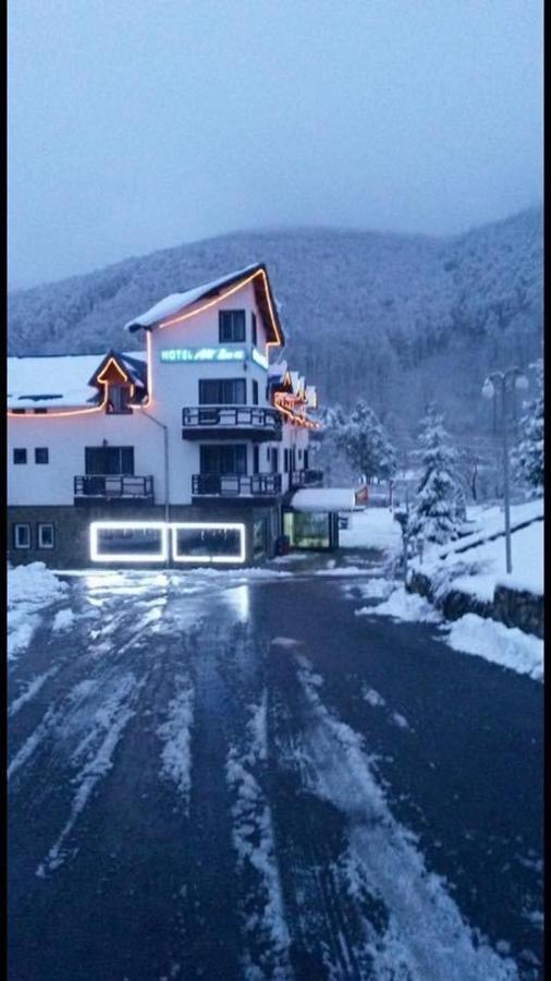 Hotel All Times Timisu de Jos Exterior photo